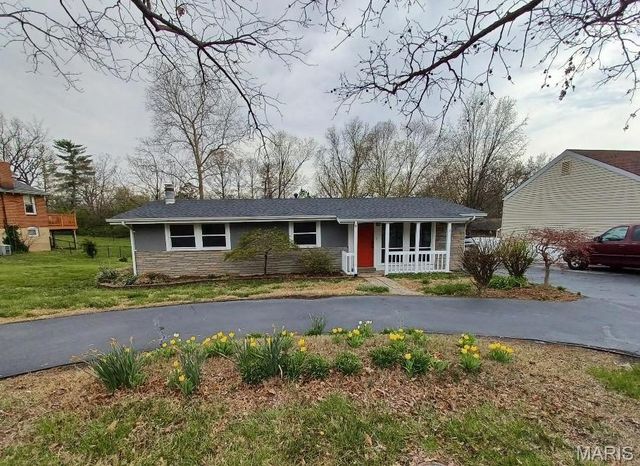 7910 S Rock Hill Road, St Louis, MO 63123