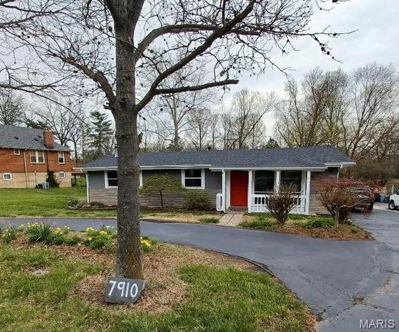 7910 S Rock Hill Road, St Louis, MO 63123