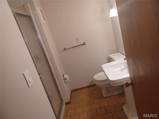 7910 S Rock Hill Road, St Louis, MO 63123