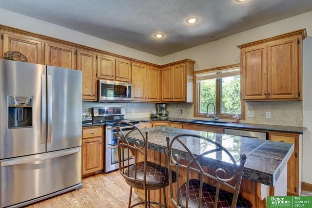 1760 N 174th Street, Omaha, NE 68118