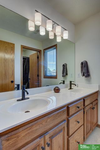1760 N 174th Street, Omaha, NE 68118