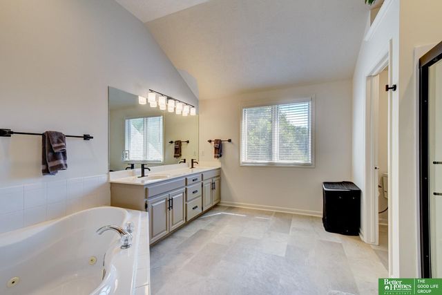 1760 N 174th Street, Omaha, NE 68118