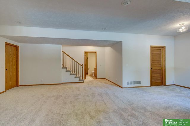 1760 N 174th Street, Omaha, NE 68118