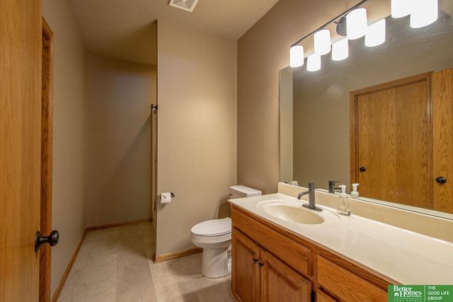 1760 N 174th Street, Omaha, NE 68118