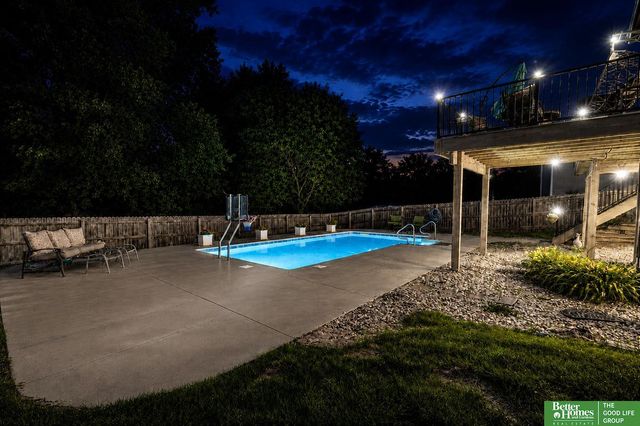 1760 N 174th Street, Omaha, NE 68118