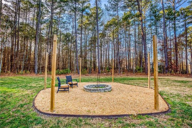 390 Herring, Grayson, GA 30017