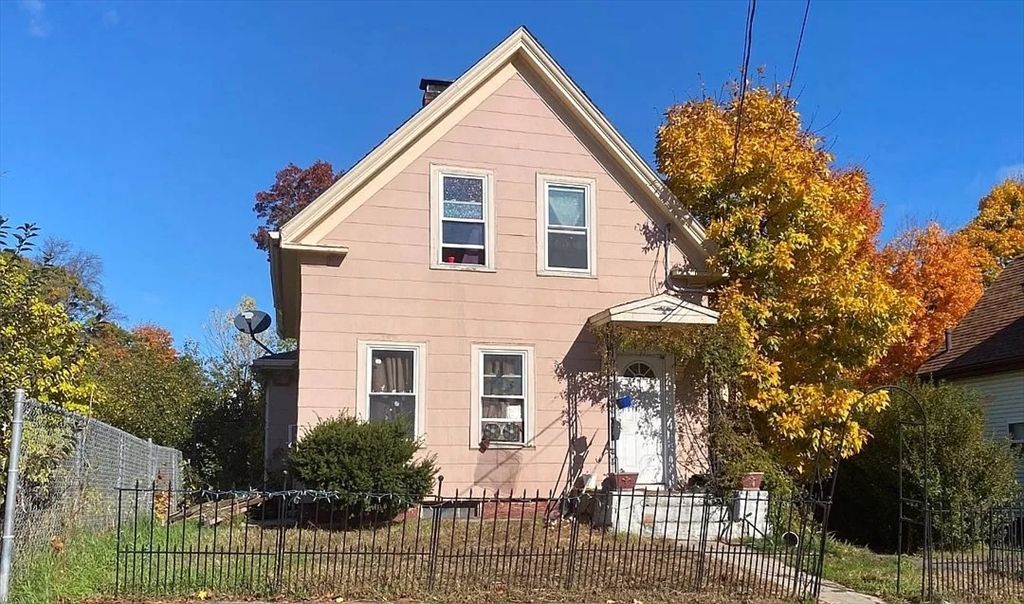 105 Ford St, Brockton, MA 02301