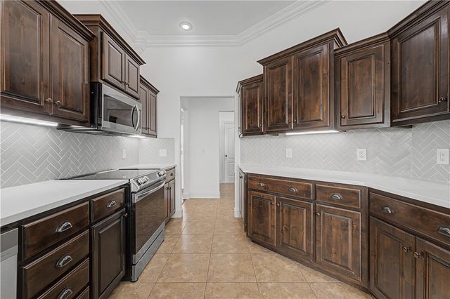 5701 S 66th Street, Cave Springs, AR 72718