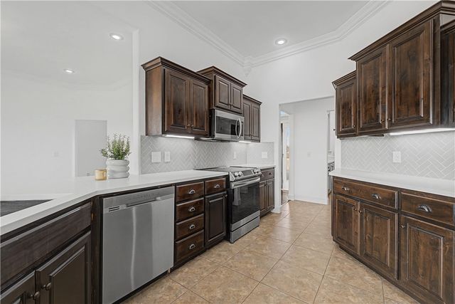 5701 S 66th Street, Cave Springs, AR 72718