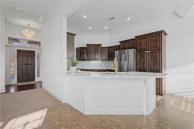 5701 S 66th Street, Cave Springs, AR 72718