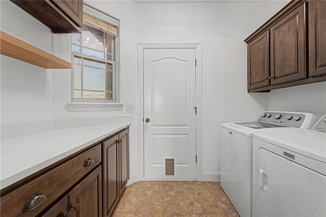 5701 S 66th Street, Cave Springs, AR 72718