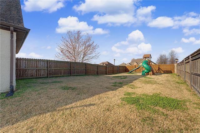 5701 S 66th Street, Cave Springs, AR 72718