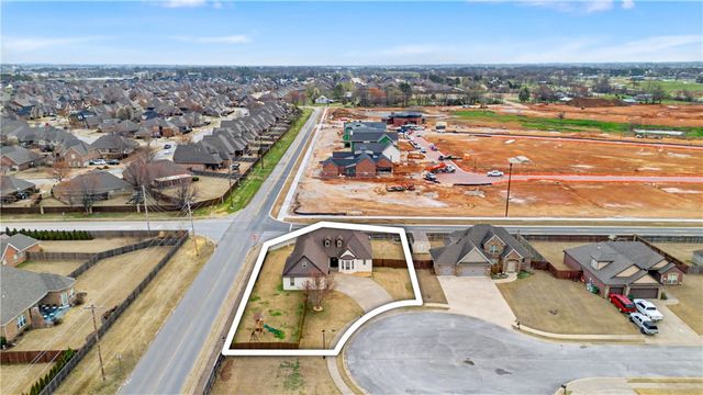 5701 S 66th Street, Cave Springs, AR 72718