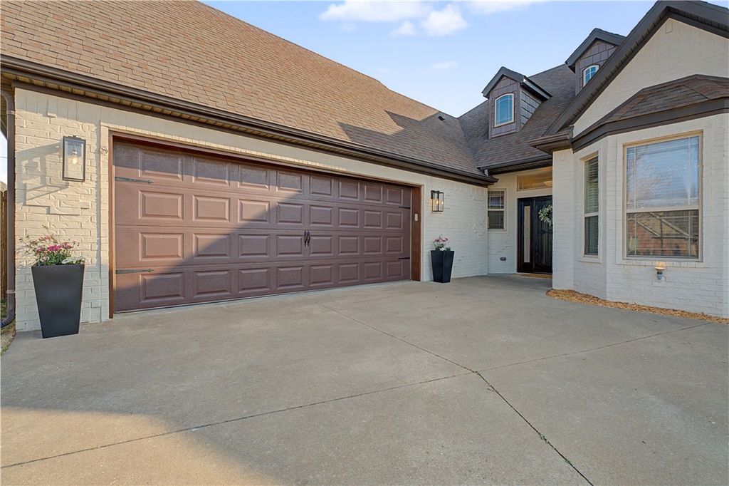 5701 S 66th Street, Cave Springs, AR 72718