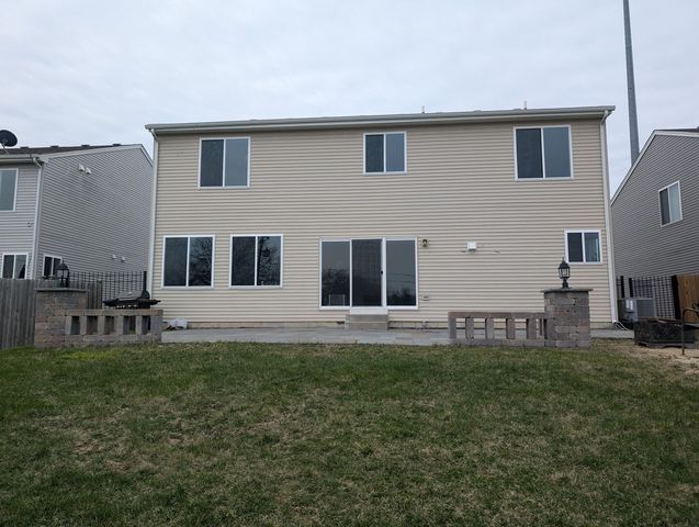 1085 Adagio Drive, Volo, IL 60073