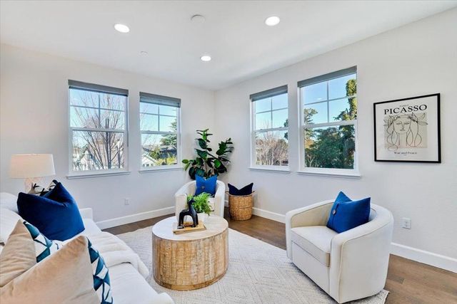 2061 Colony Street, Mountain View, CA 94043