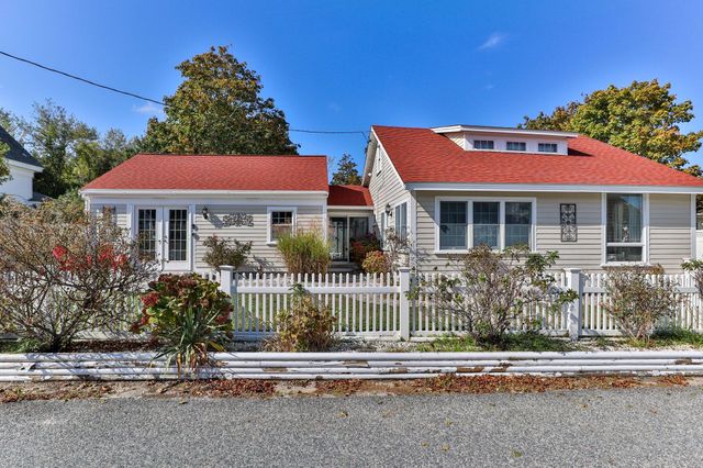 23 Doric Avenue, West Dennis, MA 02670