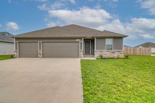 1536 South Whitaker Avenue, Republic, MO 65738