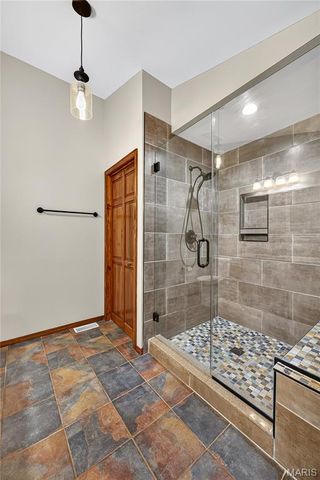 19 Greenview Drive, Defiance, MO 63341