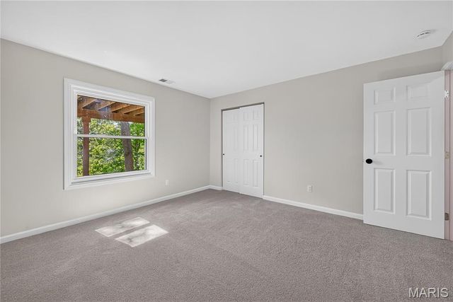 19 Greenview Drive, Defiance, MO 63341