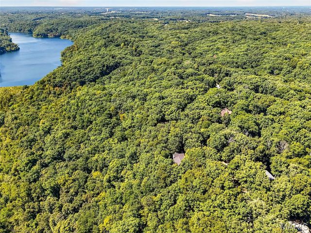 19 Greenview Drive, Defiance, MO 63341