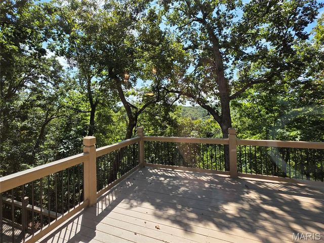 19 Greenview Drive, Defiance, MO 63341