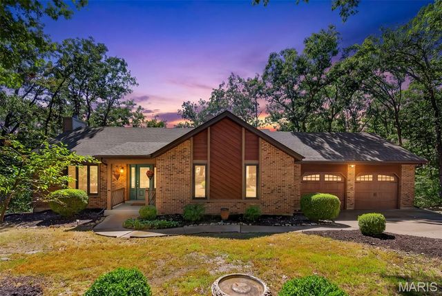 19 Greenview Drive, Defiance, MO 63341