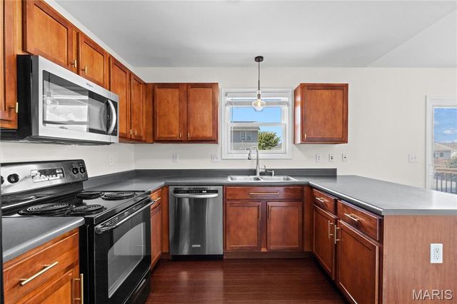 51 E Homefield Point Court, O'fallon, MO 63366