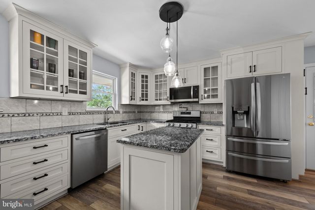 8606 HICKORY THICKET PL, Baltimore, MD 21236