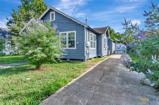 1303 E North Street, Victoria, TX 77901
