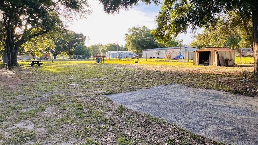 Image 17 of property listing at 816 DIAMOND ACRES ROAD, Davenport, FL 33837