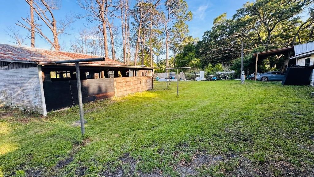 Image 18 of property listing at 816 DIAMOND ACRES ROAD, Davenport, FL 33837