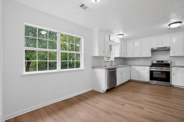 15197 Willis Waukegan Road, Cut And Shoot, TX 77303