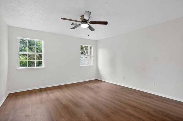15197 Willis Waukegan Road, Cut And Shoot, TX 77303