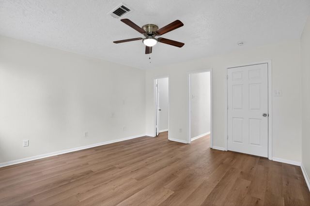 15197 Willis Waukegan Road, Cut And Shoot, TX 77303