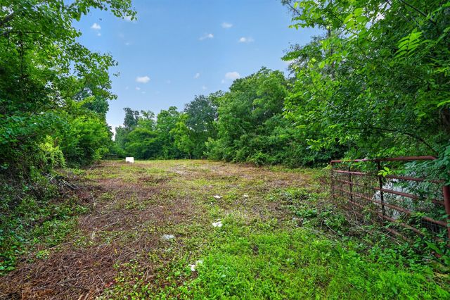 15197 Willis Waukegan Road, Cut And Shoot, TX 77303
