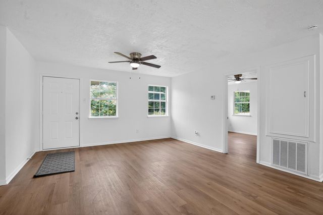 15197 Willis Waukegan Road, Cut And Shoot, TX 77303