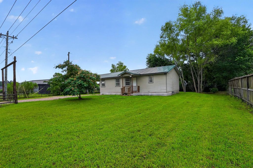 15197 Willis Waukegan Road, Cut And Shoot, TX 77303