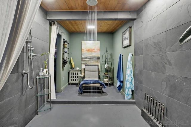 4460 Niagara Avenue, San Diego, CA 92107