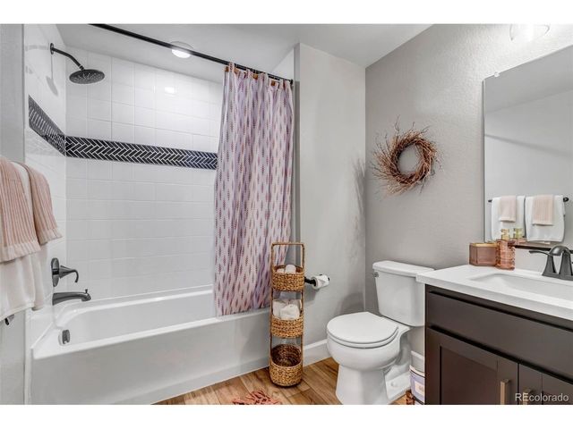2428 Yukon Dr, Longmont, CO 80504