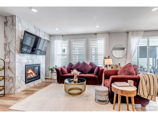 2428 Yukon Dr, Longmont, CO 80504