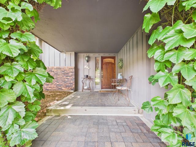 317 E Autumn Ln Lane, Sioux Falls, SD 57105