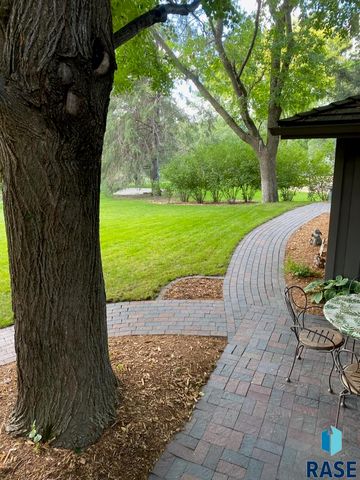 317 E Autumn Ln Lane, Sioux Falls, SD 57105