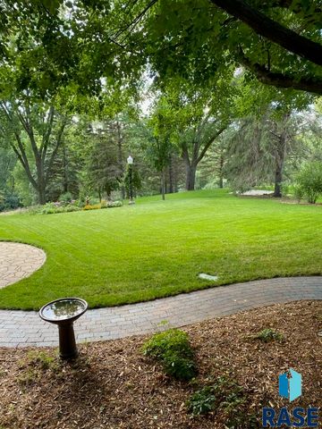 317 E Autumn Ln Lane, Sioux Falls, SD 57105
