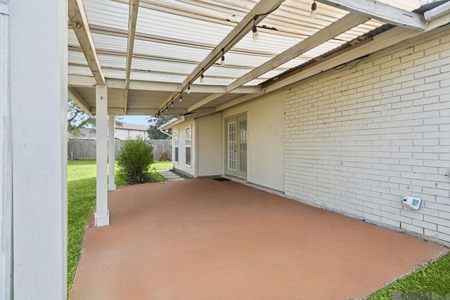 13105 Briargrove Ave, Saint George, LA 70810