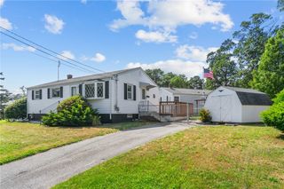 33 Limestone Street, Warwick, RI 02889