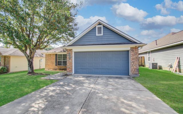 957 Oak Terrace Drive, Willis, TX 77378