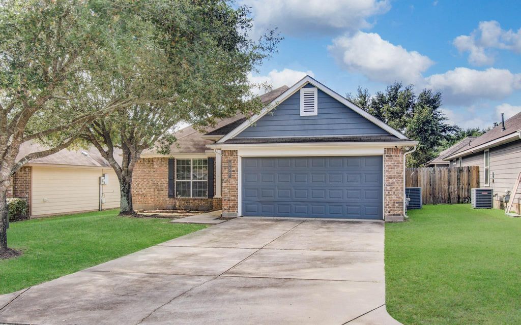 957 Oak Terrace Drive, Willis, TX 77378