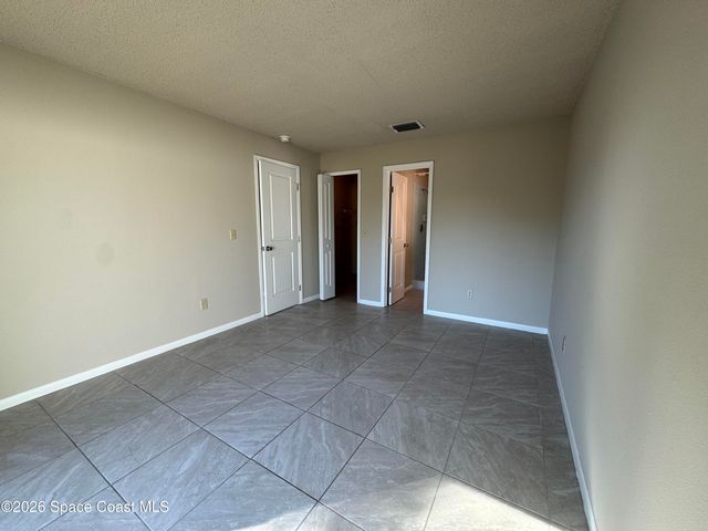 934 Lynbrook Street NW, Palm Bay, FL 32907