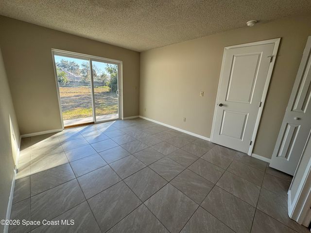 934 Lynbrook Street NW, Palm Bay, FL 32907